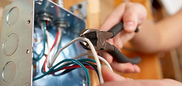 Cutting a wire in electrical box